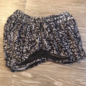Lululemon Hotty hot short sz2